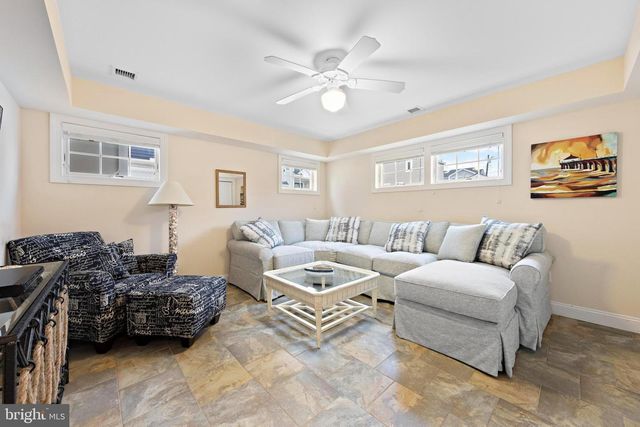 104 E HOBART AVE, Beach Haven, NJ 08008