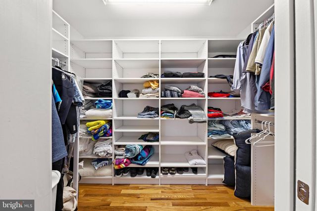 104 E HOBART AVE, Beach Haven, NJ 08008