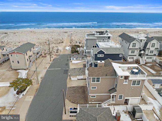 104 E HOBART AVE, Beach Haven, NJ 08008