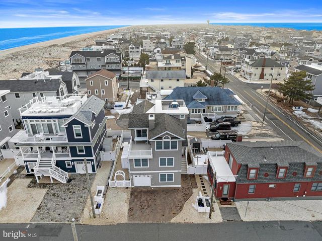 104 E HOBART AVE, Beach Haven, NJ 08008
