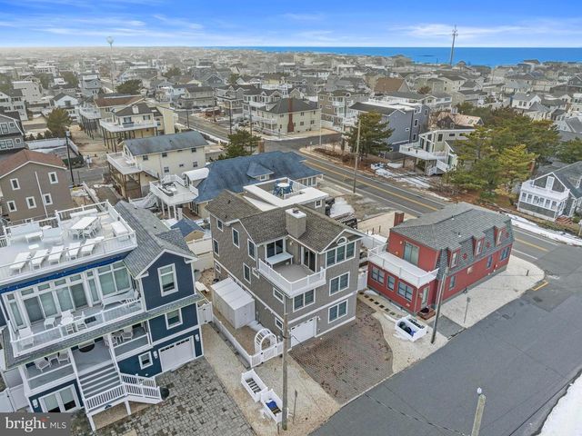 104 E HOBART AVE, Beach Haven, NJ 08008