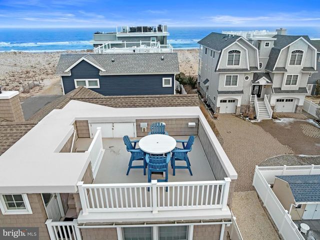 104 E HOBART AVE, Beach Haven, NJ 08008
