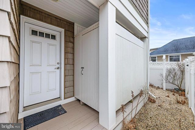 104 E HOBART AVE, Beach Haven, NJ 08008