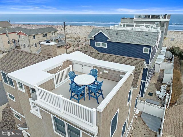 104 E HOBART AVE, Beach Haven, NJ 08008