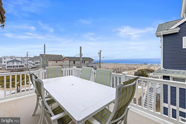 104 E HOBART AVE, Beach Haven, NJ 08008