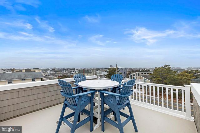 104 E HOBART AVE, Beach Haven, NJ 08008