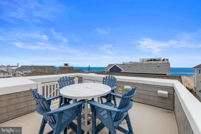 104 E HOBART AVE, Beach Haven, NJ 08008