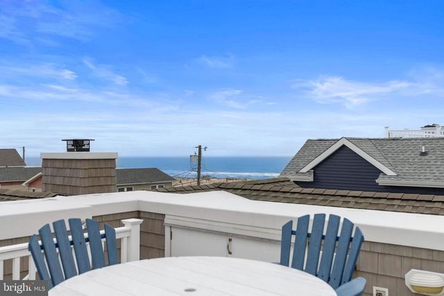 104 E HOBART AVE, Beach Haven, NJ 08008