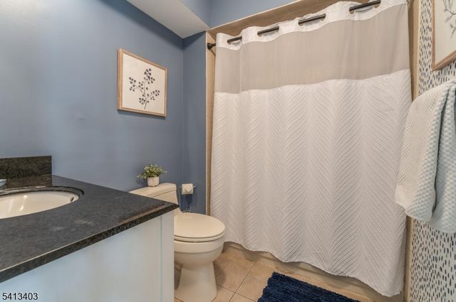 95 Huckleberry Ct, Readington Twp., NJ 08887