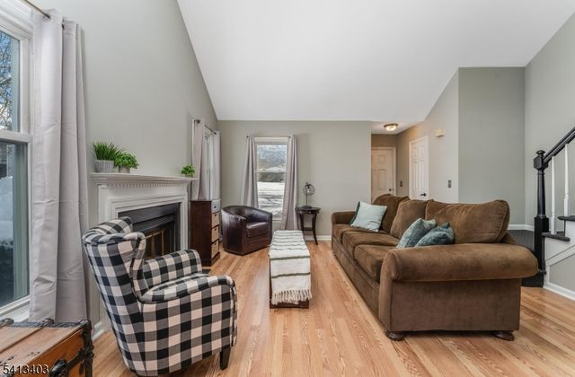 95 Huckleberry Ct, Readington Twp., NJ 08887