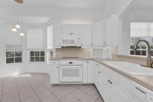 878 CHALMERS DRIVE 878, Venice, FL 34293