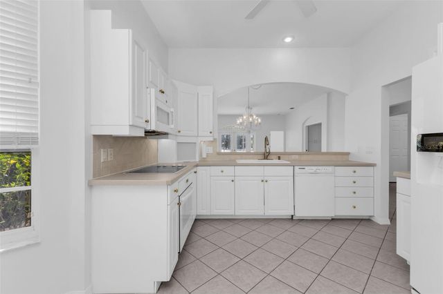 878 CHALMERS DRIVE 878, Venice, FL 34293