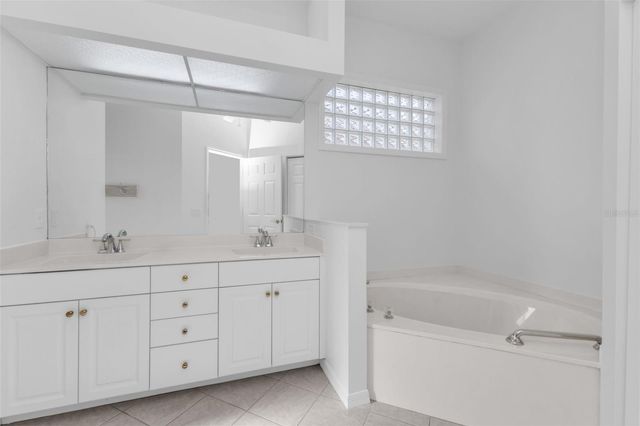 878 CHALMERS DRIVE 878, Venice, FL 34293