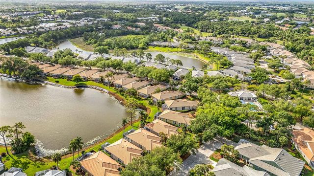 878 CHALMERS DRIVE 878, Venice, FL 34293