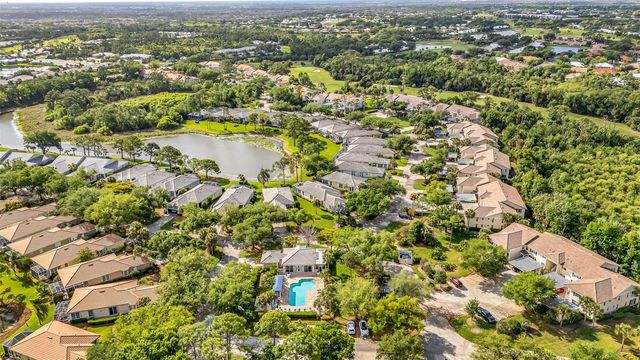 878 CHALMERS DRIVE 878, Venice, FL 34293