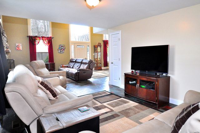 114 El Toro Drive, Bristol, CT 06010