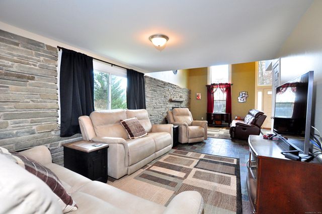 114 El Toro Drive, Bristol, CT 06010