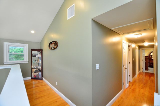 114 El Toro Drive, Bristol, CT 06010