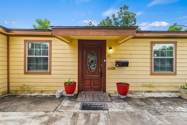 211 Crescent Drive, Pasadena, TX 77506