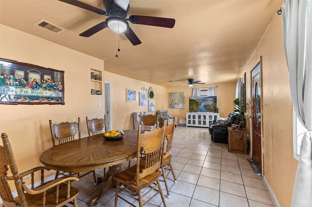 211 Crescent Drive, Pasadena, TX 77506
