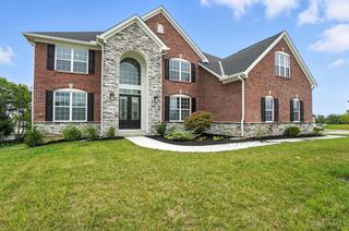 8848 Oakcrest Way, West Chester, OH 45069