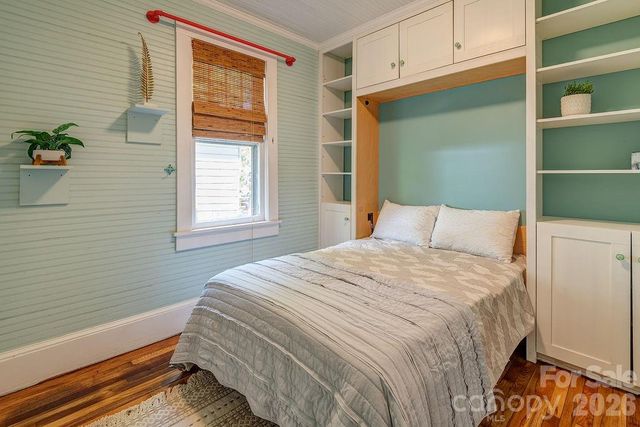 33 Green Oak Road, Asheville, NC 28804