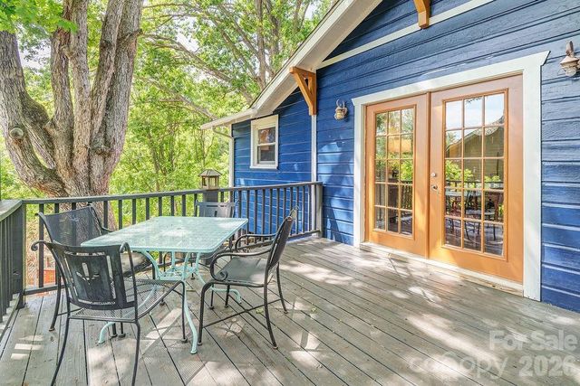33 Green Oak Road, Asheville, NC 28804