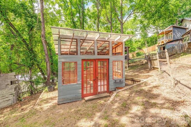 33 Green Oak Road, Asheville, NC 28804
