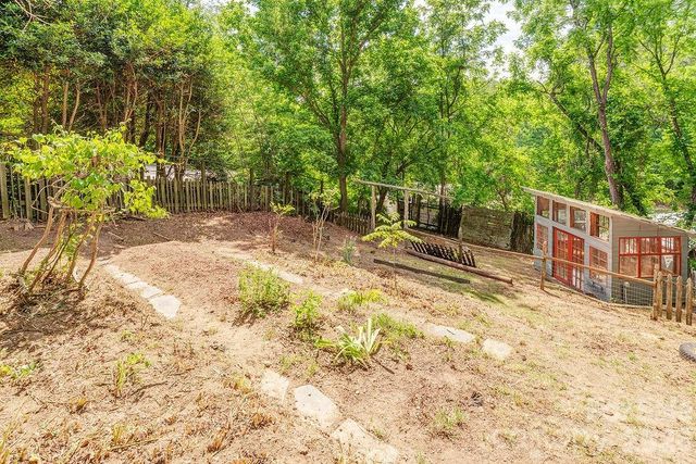 33 Green Oak Road, Asheville, NC 28804