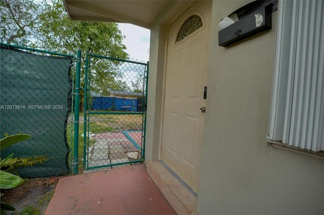 5825 Buchanan St 1, Hollywood, FL 33021