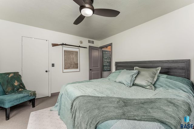 2520 S Alpine Ave Avenue, Sioux Falls, SD 57110