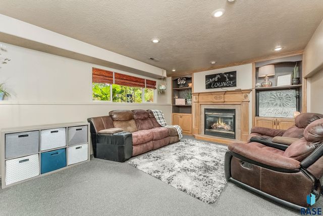 2520 S Alpine Ave Avenue, Sioux Falls, SD 57110