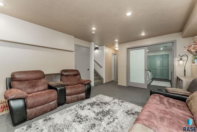 2520 S Alpine Ave Avenue, Sioux Falls, SD 57110