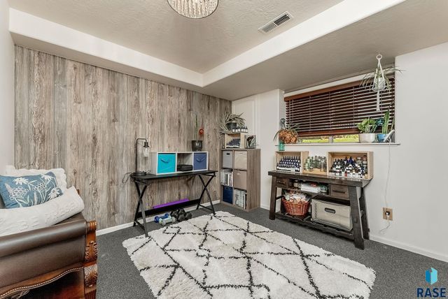 2520 S Alpine Ave Avenue, Sioux Falls, SD 57110