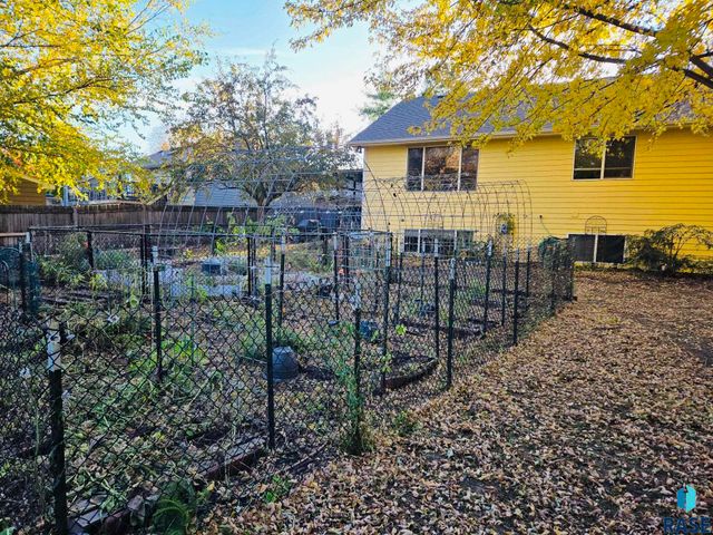 2520 S Alpine Ave Avenue, Sioux Falls, SD 57110