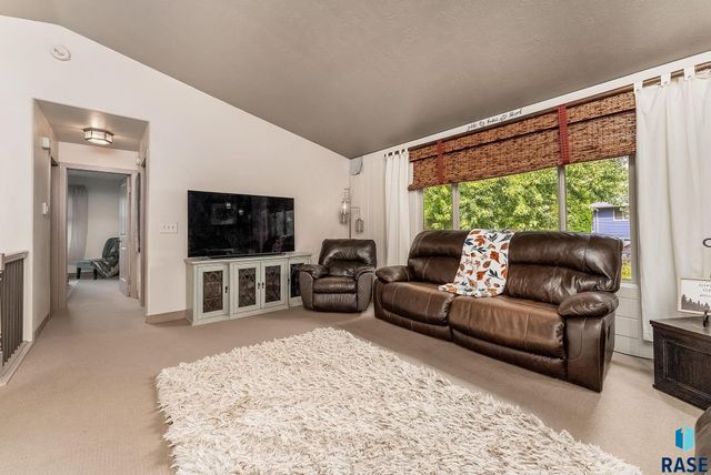 2520 S Alpine Ave Avenue, Sioux Falls, SD 57110