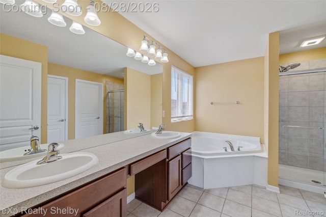 56626 Leeds Lane, Macomb Township, MI 48042