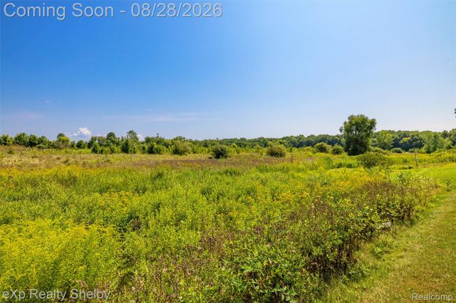 56626 Leeds Lane, Macomb Township, MI 48042