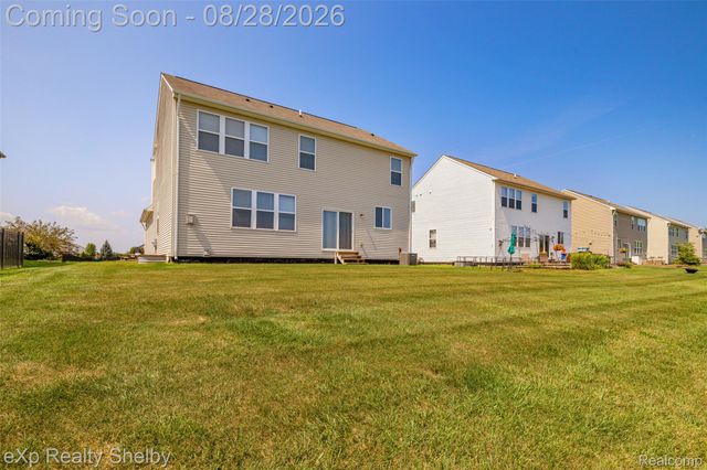 56626 Leeds Lane, Macomb Township, MI 48042