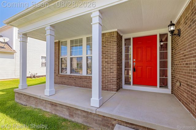 56626 Leeds Lane, Macomb Township, MI 48042