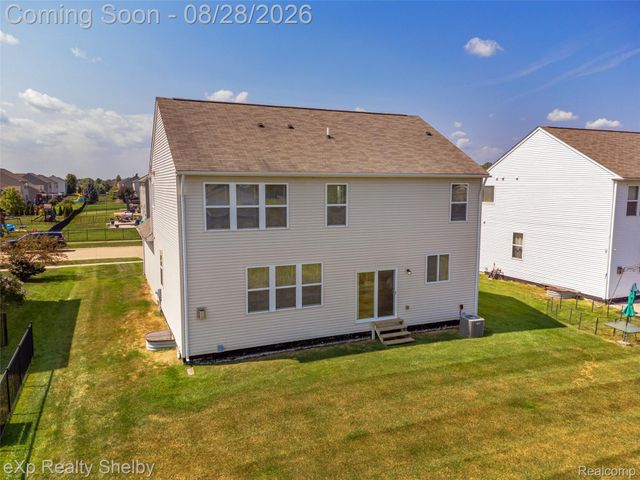 56626 Leeds Lane, Macomb Township, MI 48042