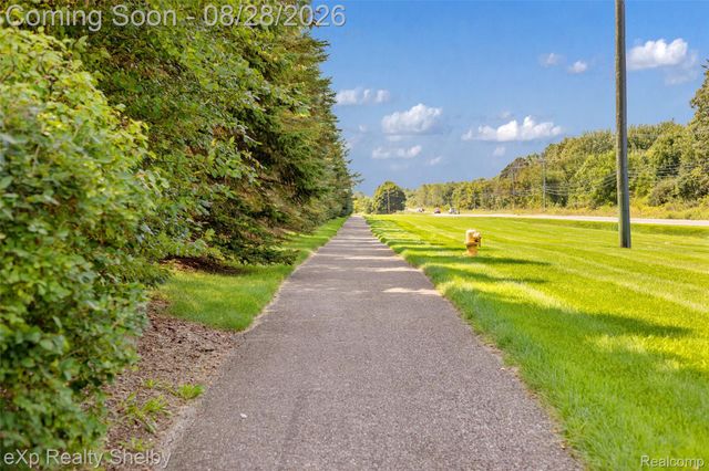 56626 Leeds Lane, Macomb Township, MI 48042