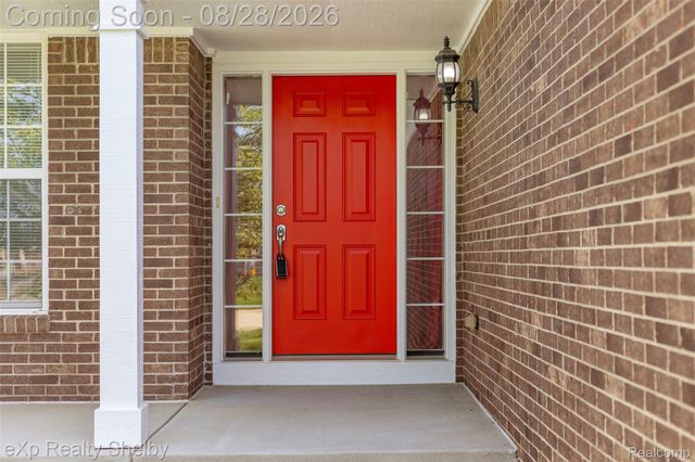 56626 Leeds Lane, Macomb Township, MI 48042