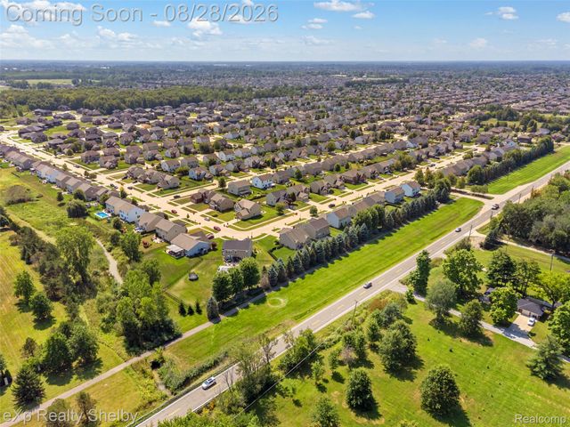 56626 Leeds Lane, Macomb Township, MI 48042
