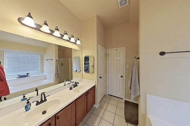282 Sunset Path S, Conroe, TX 77316