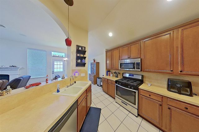 282 Sunset Path S, Conroe, TX 77316