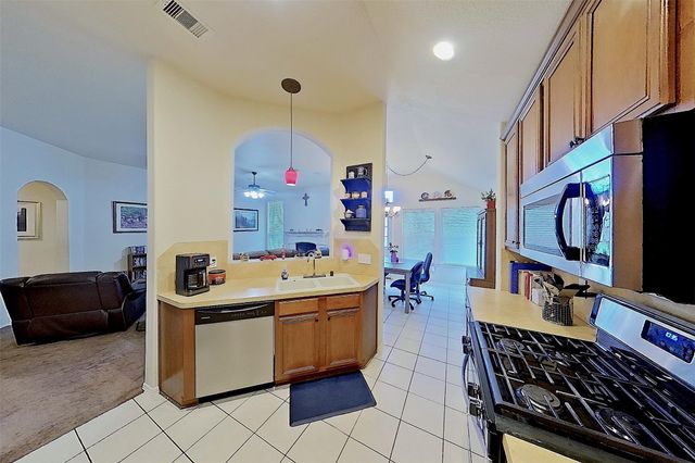 282 Sunset Path S, Conroe, TX 77316