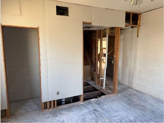 1027 E Lamar Street, Sherman, TX 75090