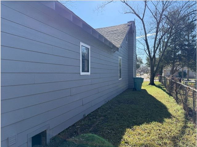 1027 E Lamar Street, Sherman, TX 75090