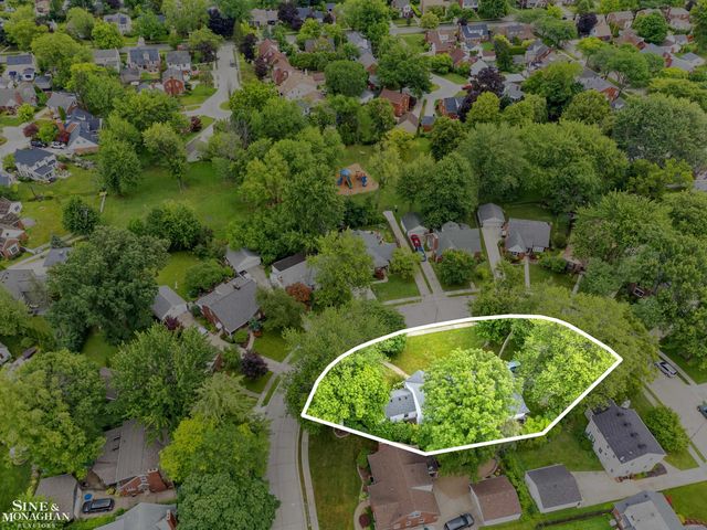 19980 W Clairview Court Court, Grosse Pointe Woods, MI 48236